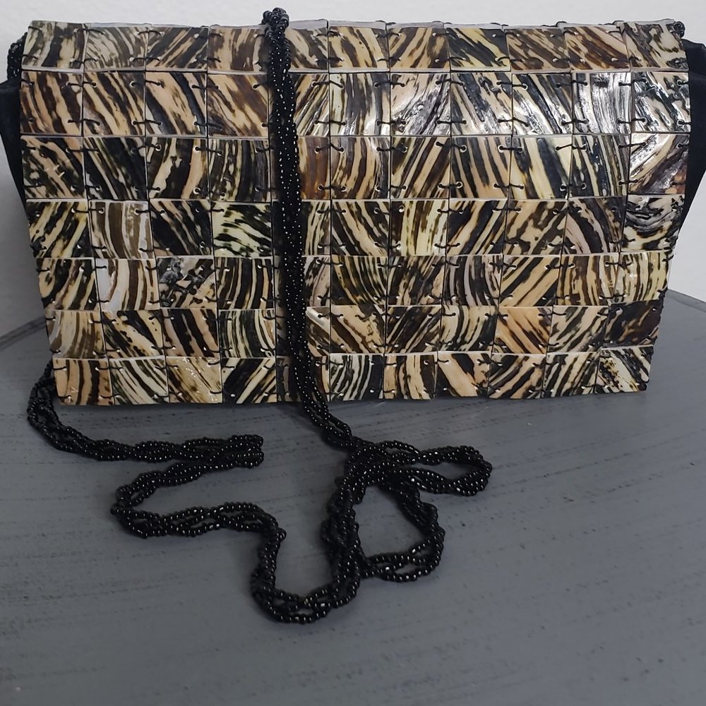 Authentic Mod by Design Shell Cross-body Bag - Picture 2 of 12